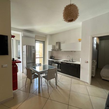 Apartmán Bilocale In Centro - 10Km Da Malpensa Gallarate Exteriér fotografie