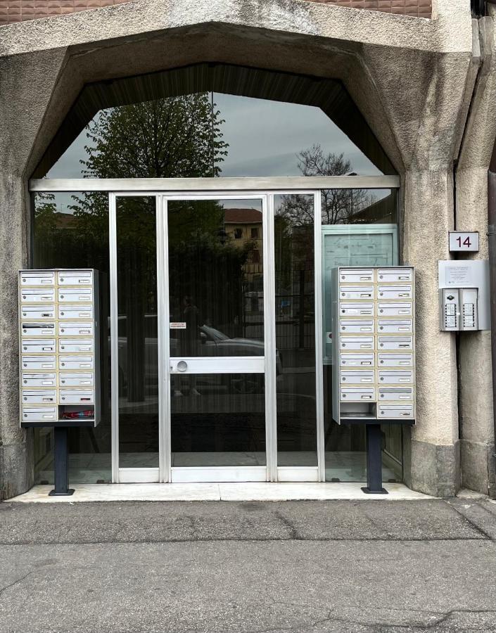 Apartmán Bilocale In Centro - 10Km Da Malpensa Gallarate Exteriér fotografie