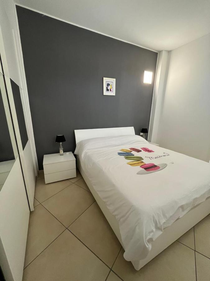 Apartmán Bilocale In Centro - 10Km Da Malpensa Gallarate Exteriér fotografie