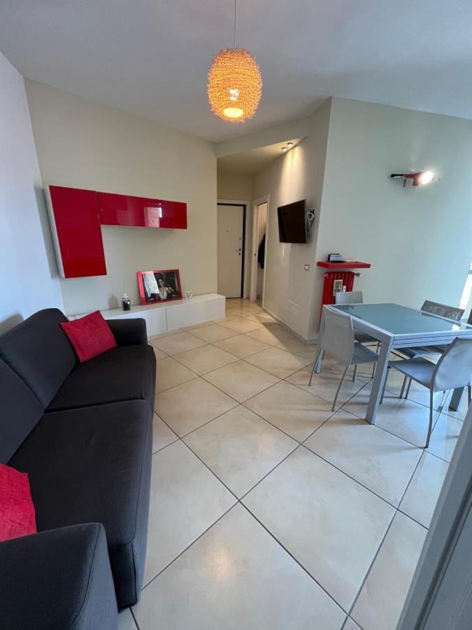 Apartmán Bilocale In Centro - 10Km Da Malpensa Gallarate Exteriér fotografie